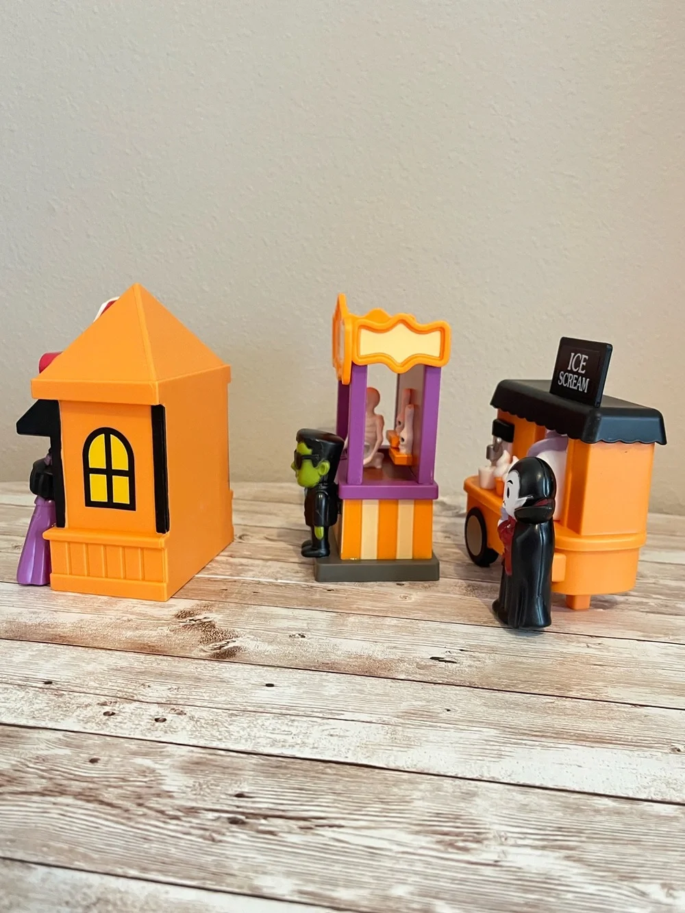 Target Bullseye Playground Halloween 2026 Halloween Village set of 3🎃